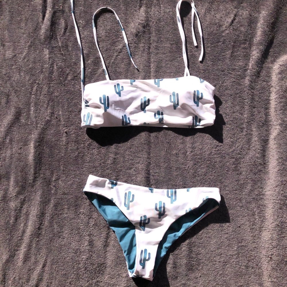 2 for 10! Reversible white and teal cactus bikini